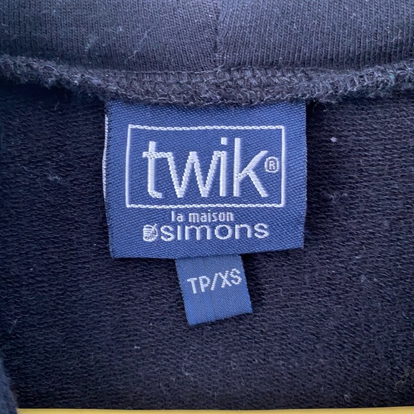 Twik Hoodie - Picture 2 of 3